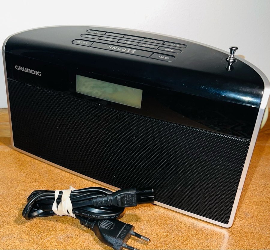 Grundig Music 81 Radio