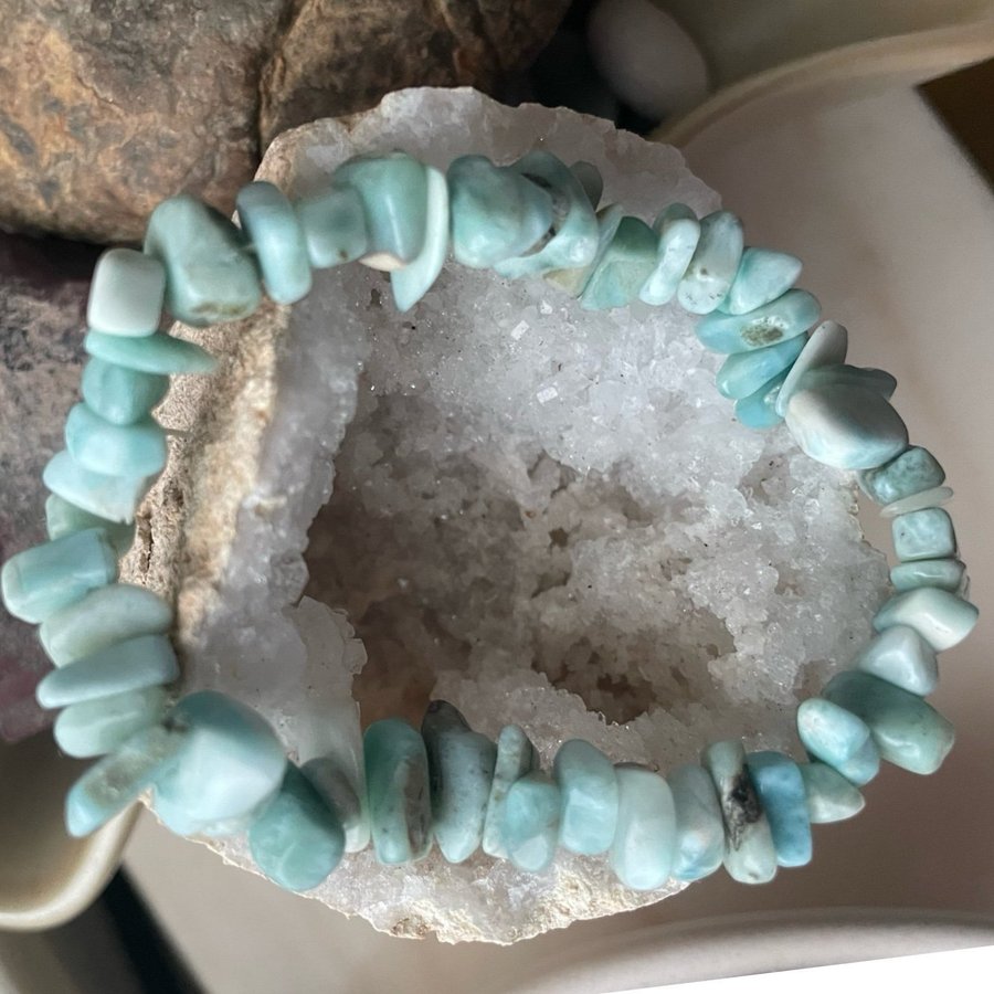 AUTENTISK NATURLIG LARIMAR UNIKT CHIPS ARMBAND