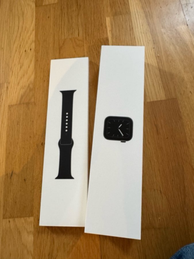 Apple Watch 5 44MM Cellular 100% batterihälsa(!)