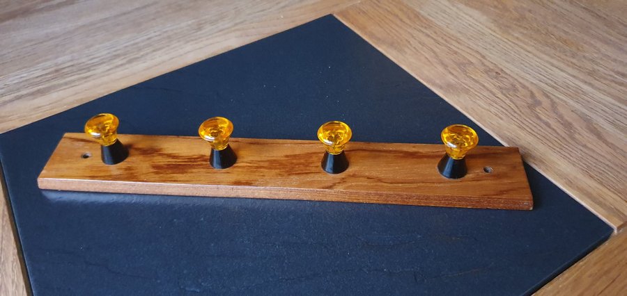 Vintage Hängare Teak med 5 Orangea Knoppar, Klädhängare, Handdukshängare, Orange