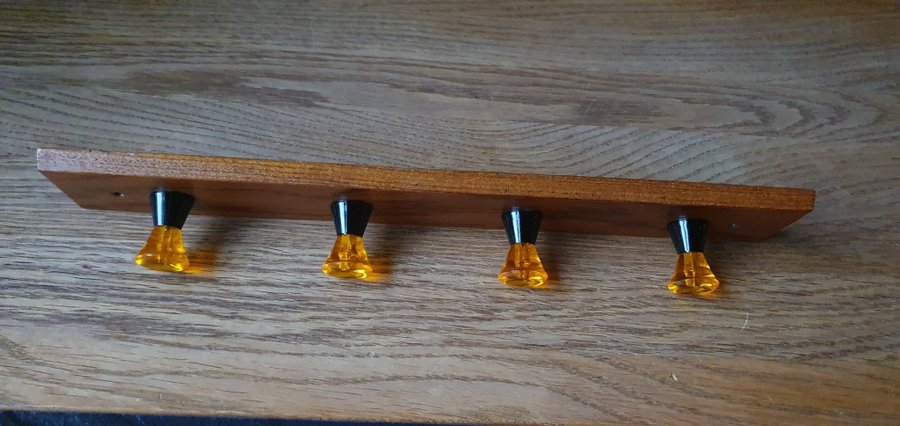 Vintage Hängare Teak med 5 Orangea Knoppar, Klädhängare, Handdukshängare, Orange