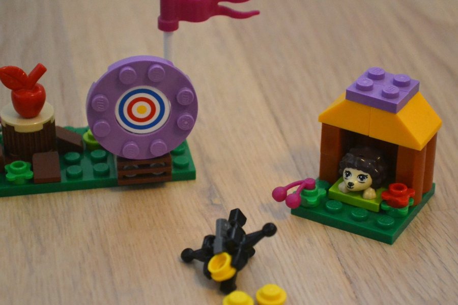 LEGO Friends 41120 Äventyrslägret – bågskytte, igelkott, armborst, skjutbana, tä