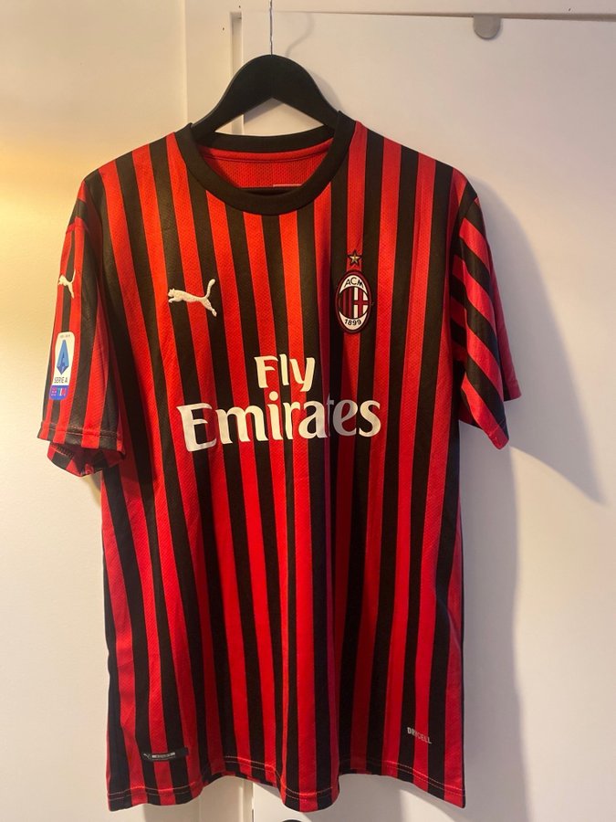 Puma Milan  storlek L IBRAHIMOVIC’ 21