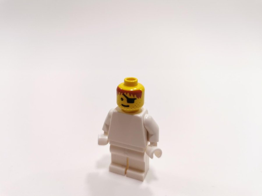 Lego - huvud - head - pirates - ögonlapp - rött hår - part 3626bpb0082 - gul