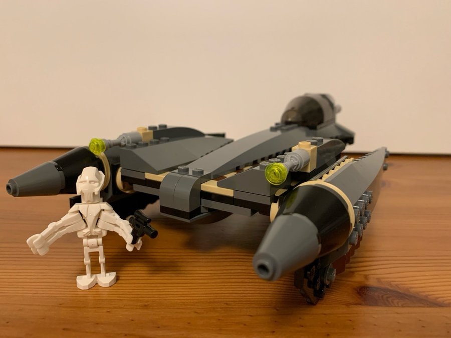 Lego Star Wars 7656 - Geonosian Starfighter