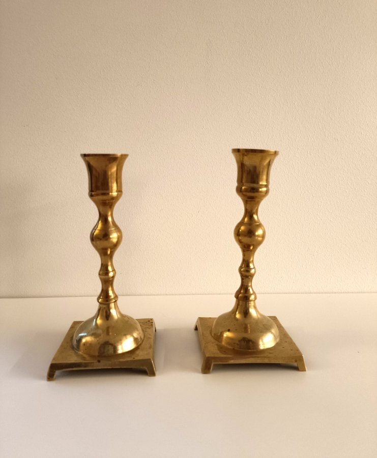 2 st mässingsljusställ (2 Brass Candle stand)