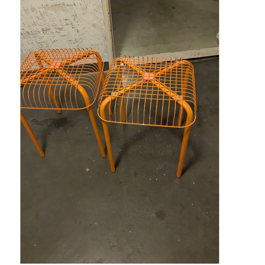 Oranga retropallar IKEA Västeröd