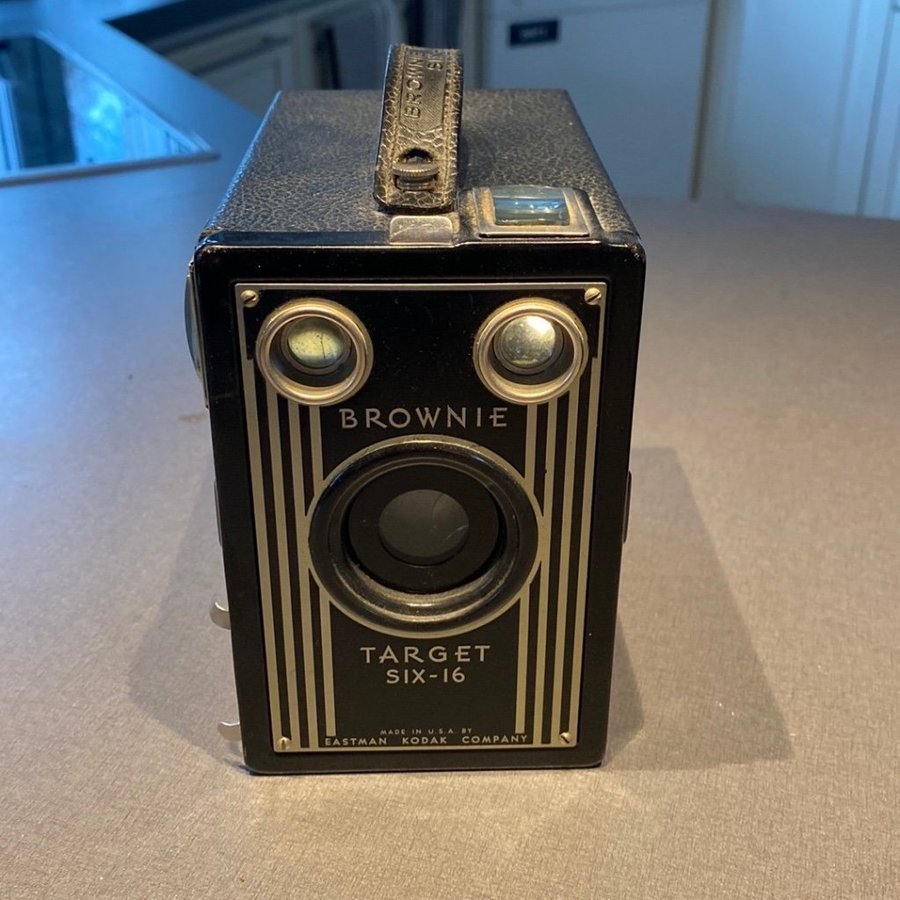 Kodak Brownie Six-16 Kamera