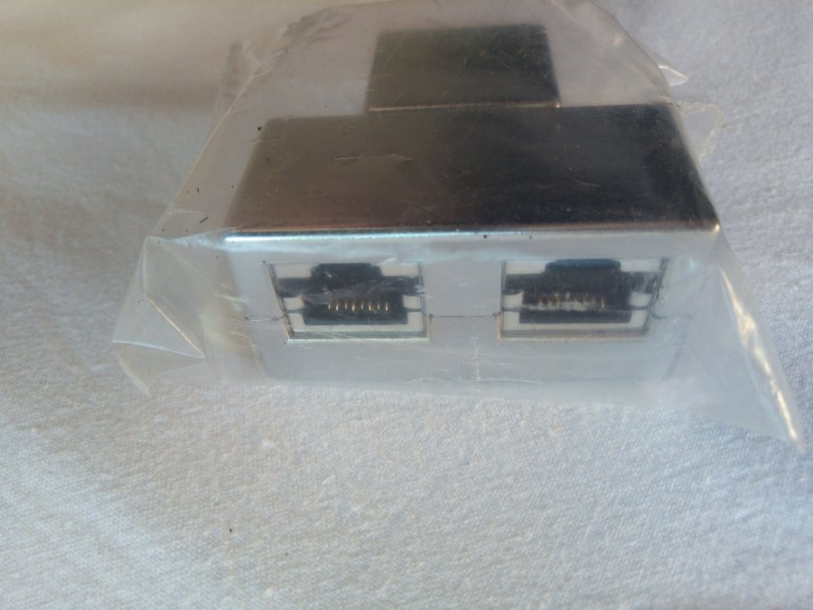 T-kontakt FTP RJ45 2 x RJ45 F/F 8P RJ45, oanvänd, i originalförpackning