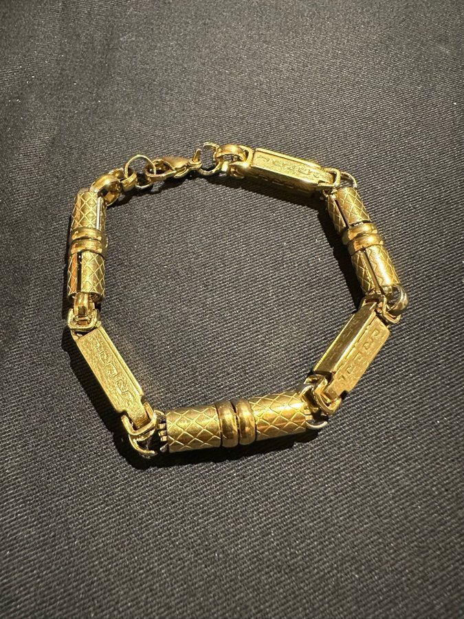 Nytt: Armband med guld färg / Rostfri