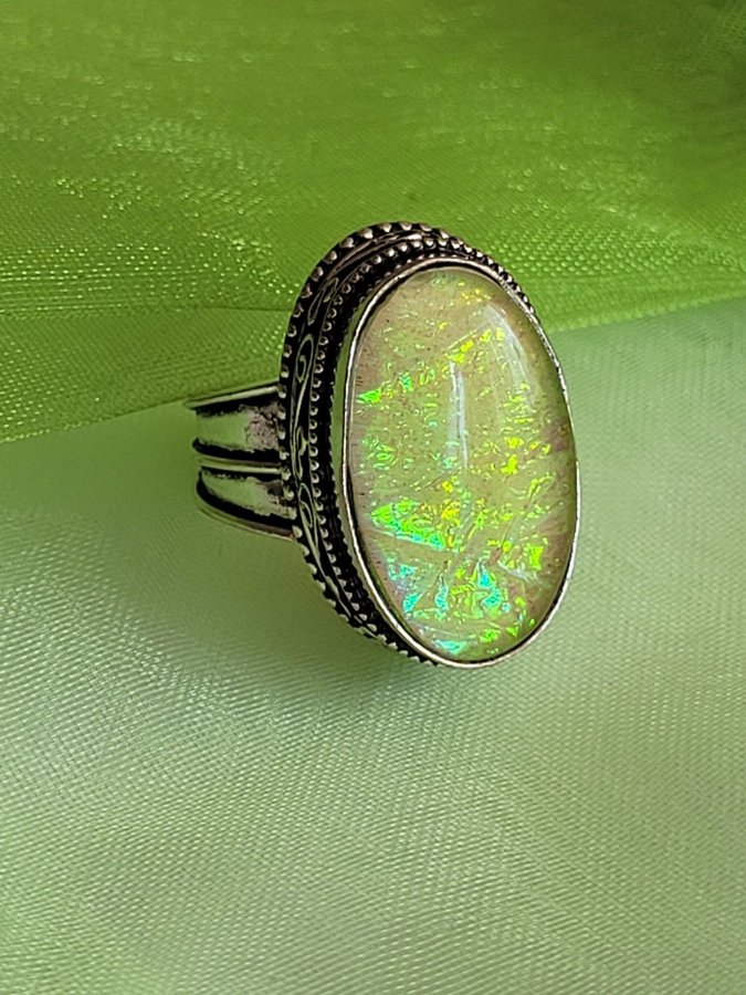 Australian triplet opal, ring stl. 17,5