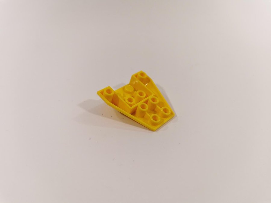 Lego - wedge - underdel - front - 4x4 - part 4855 - gul