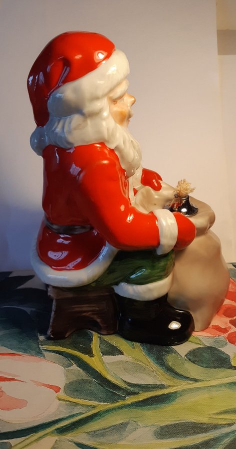 Jul. Stor Tomte med säck. Oljelampa. GDR.