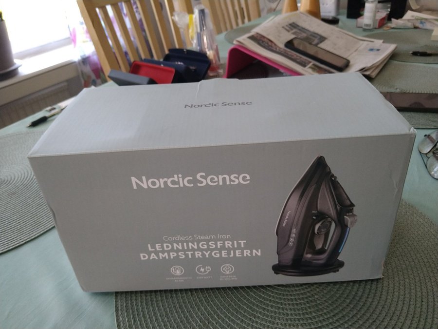 Sladdlöst Ångstrykjärn - Nordic Sense 2200 watt