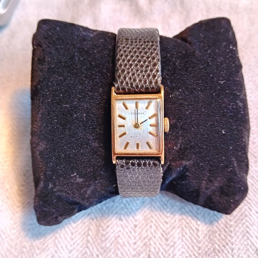 Tissot Dameur stylist 14k. Ref.nr 12673593 13x16mm.