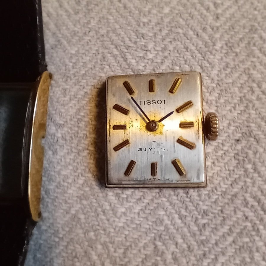 Tissot Dameur stylist 14k. Ref.nr 12673593 13x16mm.