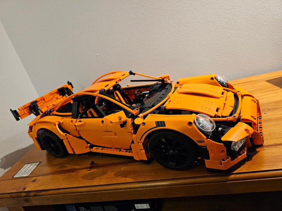 LEGO Technic 42056 Porsche 911 GT3 RS MINT nyskick, oklistrad