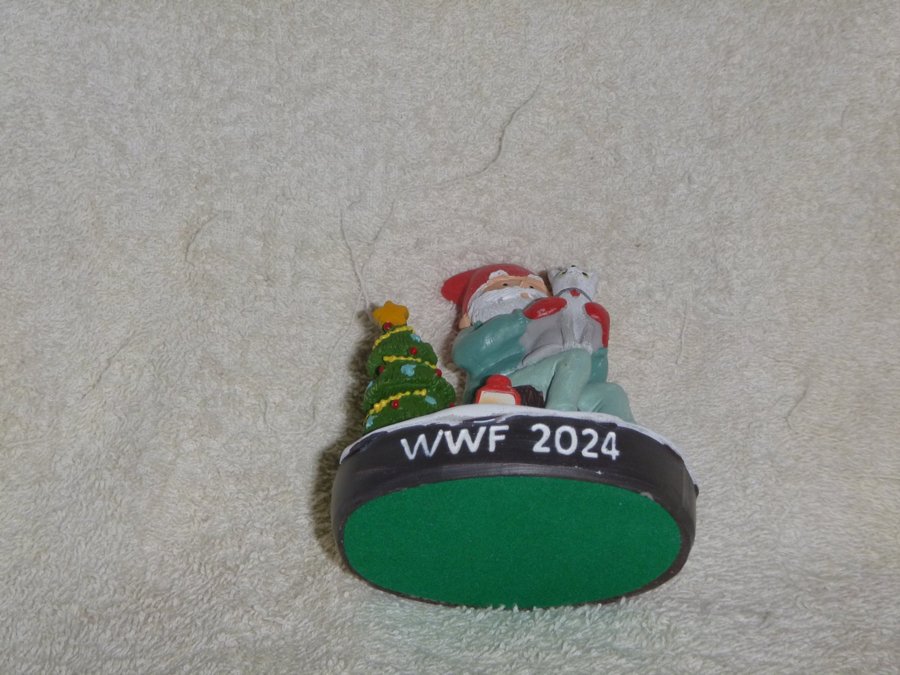 WWF Tomte med katt 2024 - Samlartomte