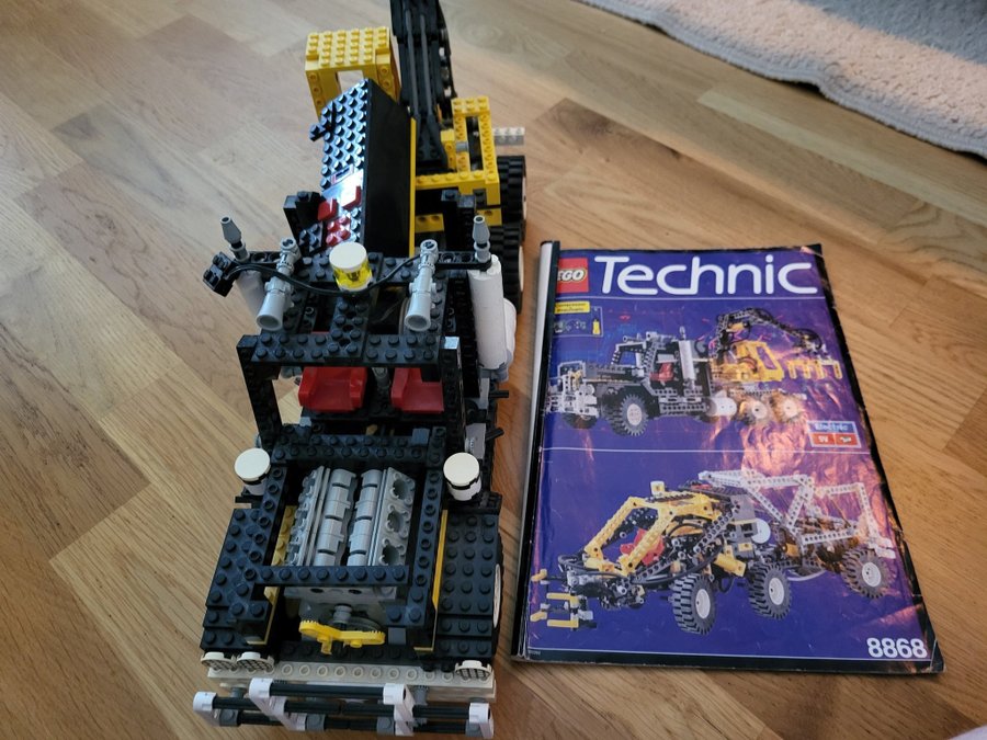 Vintage Lego 8868 Lastbil med kran (1990- Tal)