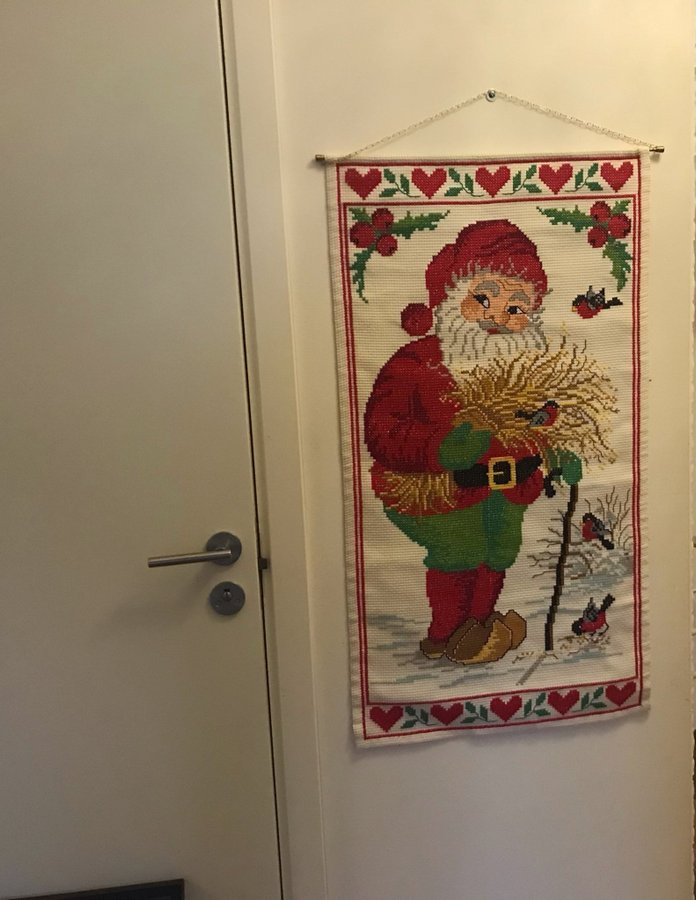 Jultomte broderi stor bonad jul handarbete domherre hjärtan korsstygn