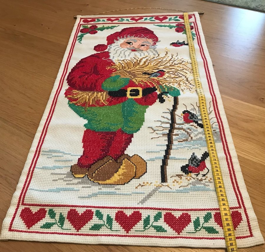 Jultomte broderi stor bonad jul handarbete domherre hjärtan korsstygn