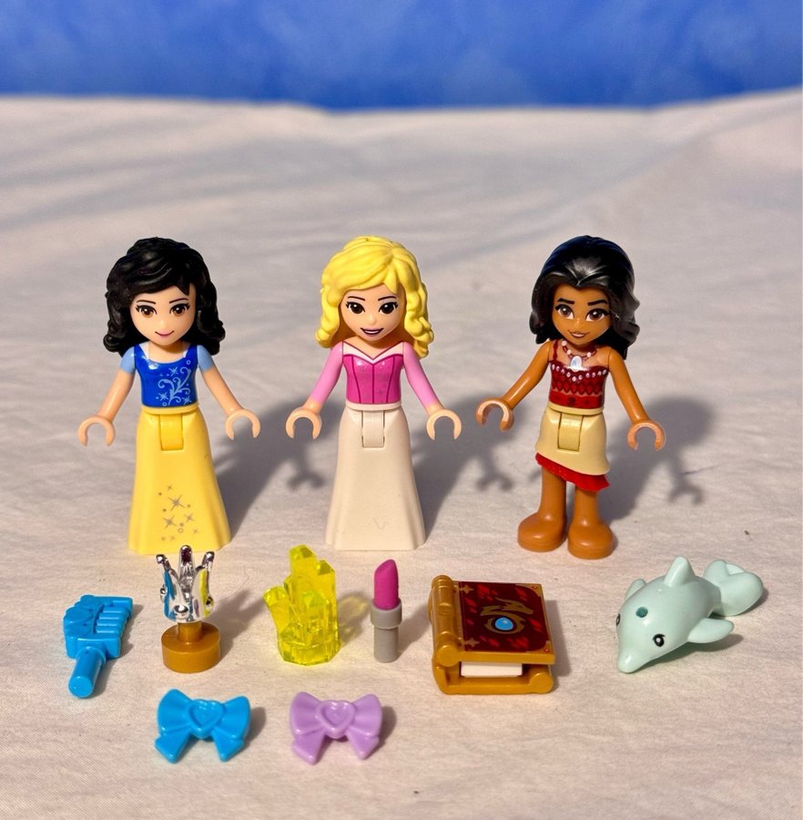 Lego Disney och Disney Princess Minifigurer Snövit Aurora Moana  Tillbehör