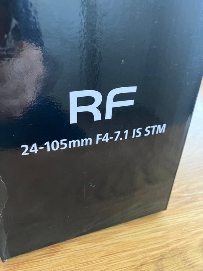 Canon RF 24-105mm F4-7.1 IS STM zoom lens, almost like new