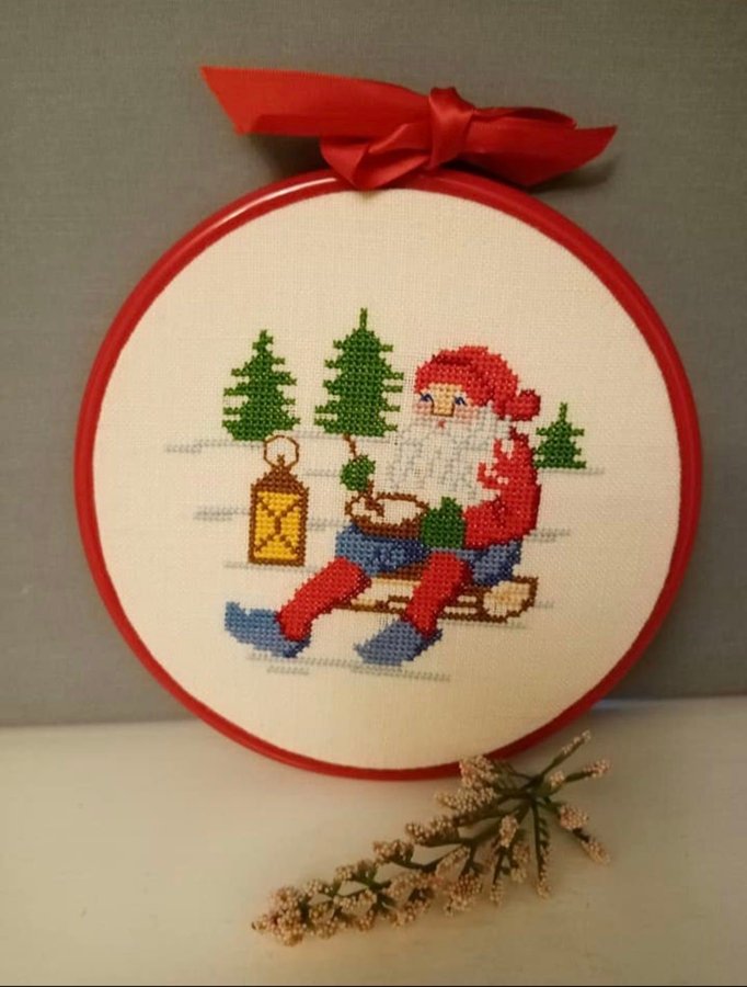 Jultomte broderi linne