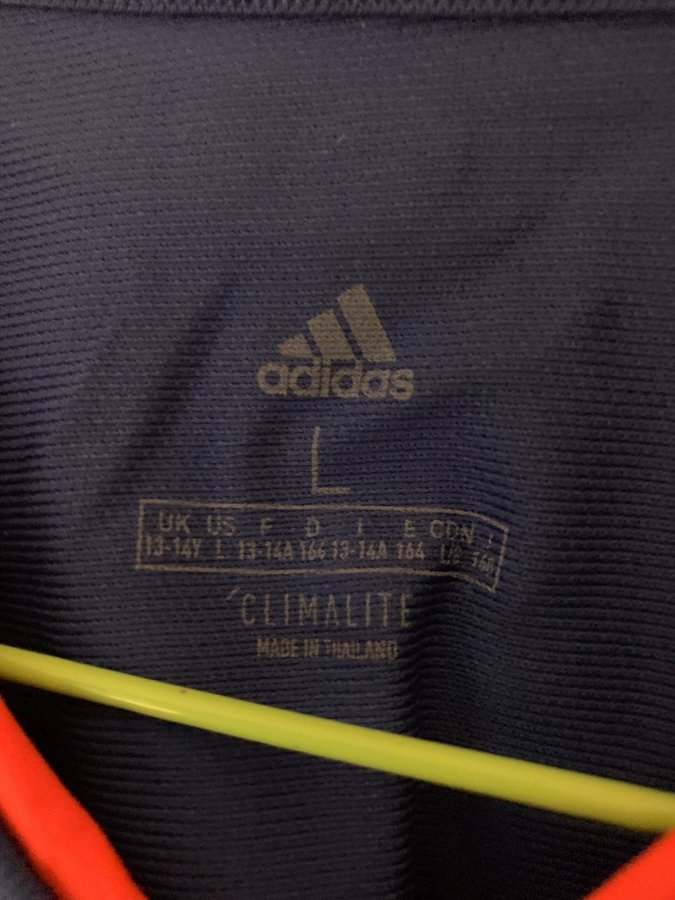 Adidas blå fodboldtrøje, størrelse L