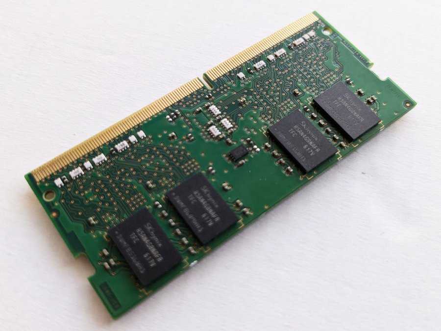 HMA451S6AFR8N-TF - SK Hynix 1x 4GB DDR4-2133 - (R07)