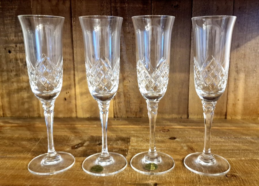 4 Kristallhuset champagneglas Madeleine i fantastik design och skick kristall