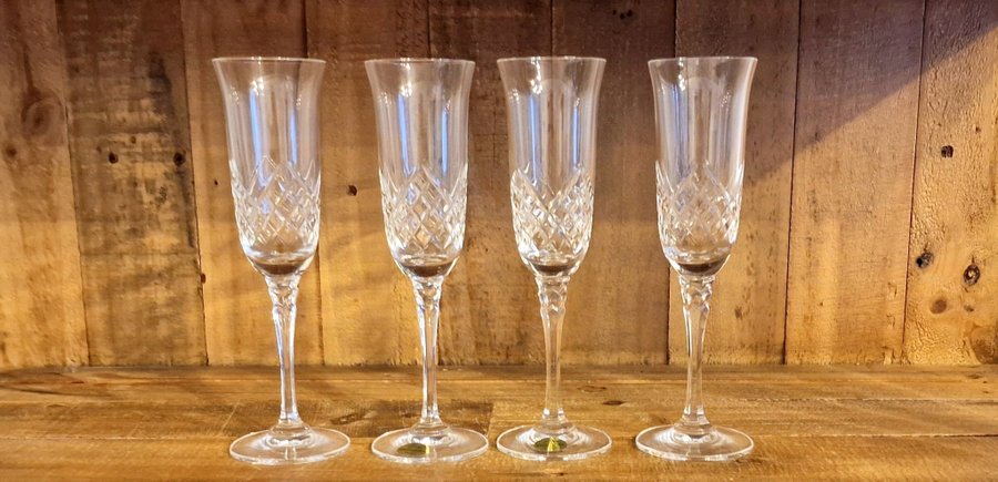 4 Kristallhuset champagneglas Madeleine i fantastik design och skick kristall