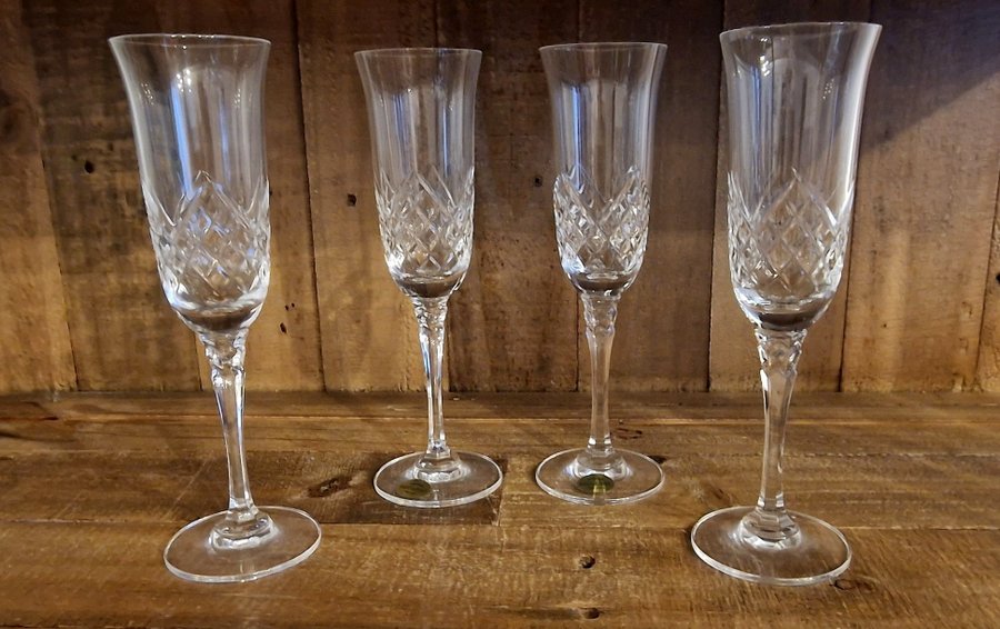 4 Kristallhuset champagneglas Madeleine i fantastik design och skick kristall