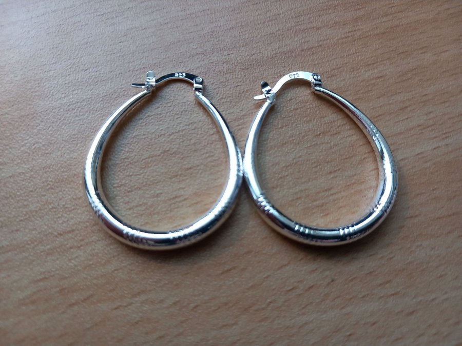 Silverörhängen sterling 925, ovala mönstrade hoops, silverpläterade 925 stämplad