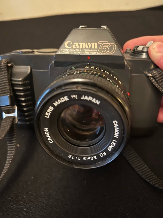 Canon 750 USE kamera med blixt