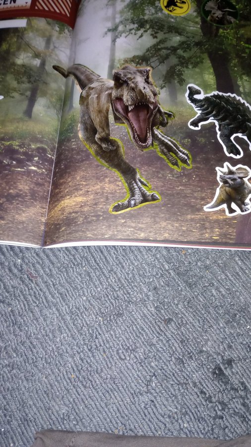 Jurassic World Fallen Kingdom pysselbok med klistermärken