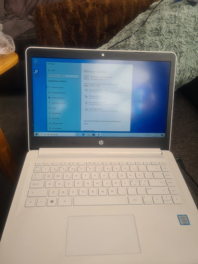 HP Laptop14091no-Intel i3-120 GB ssd-6 gb ram