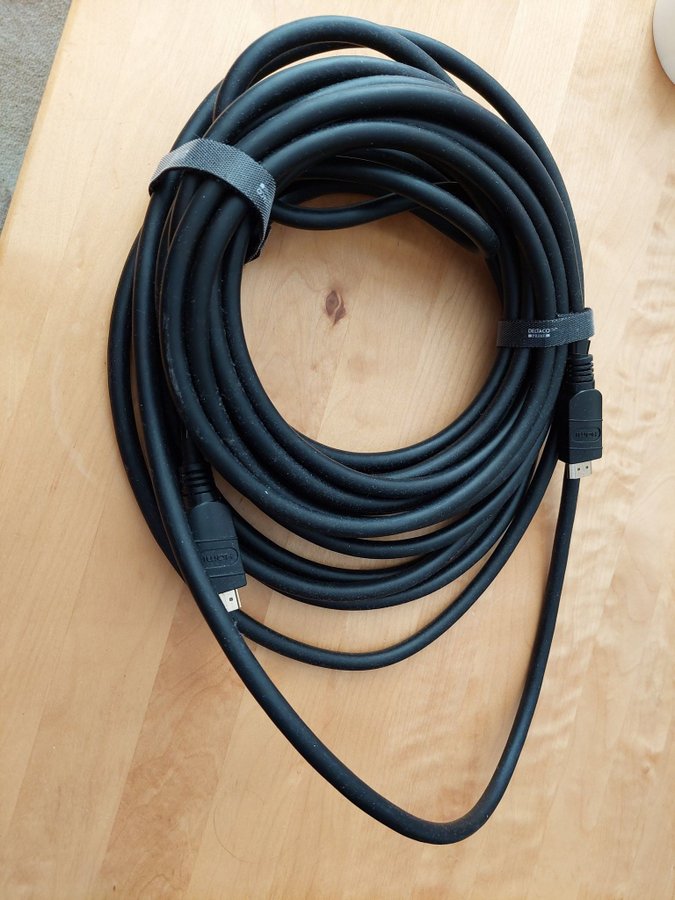 HDMI-kabel 10 meter. Guldpläterad.