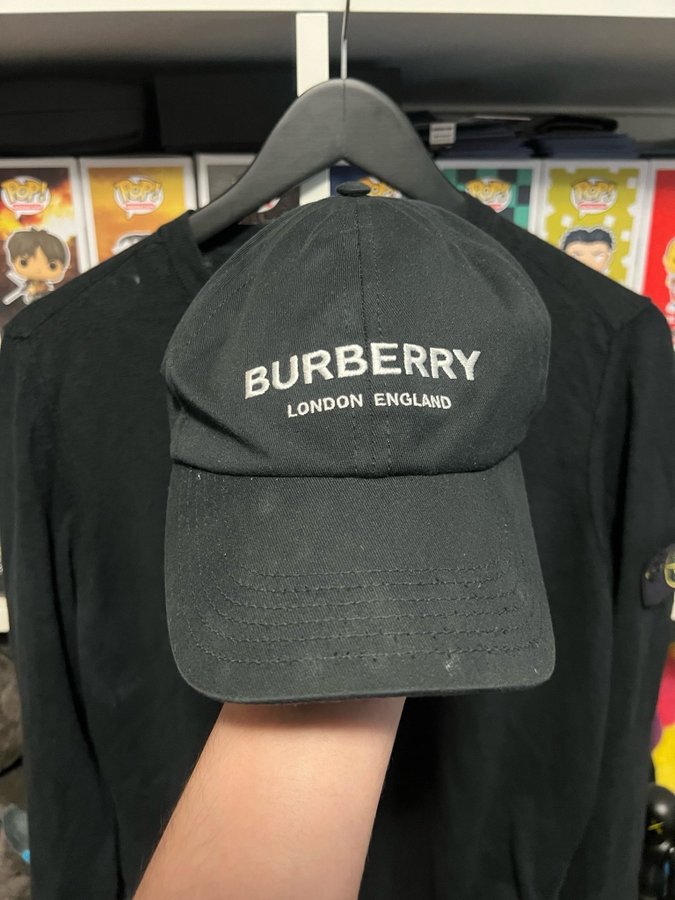 Burberry svart keps, storlek M