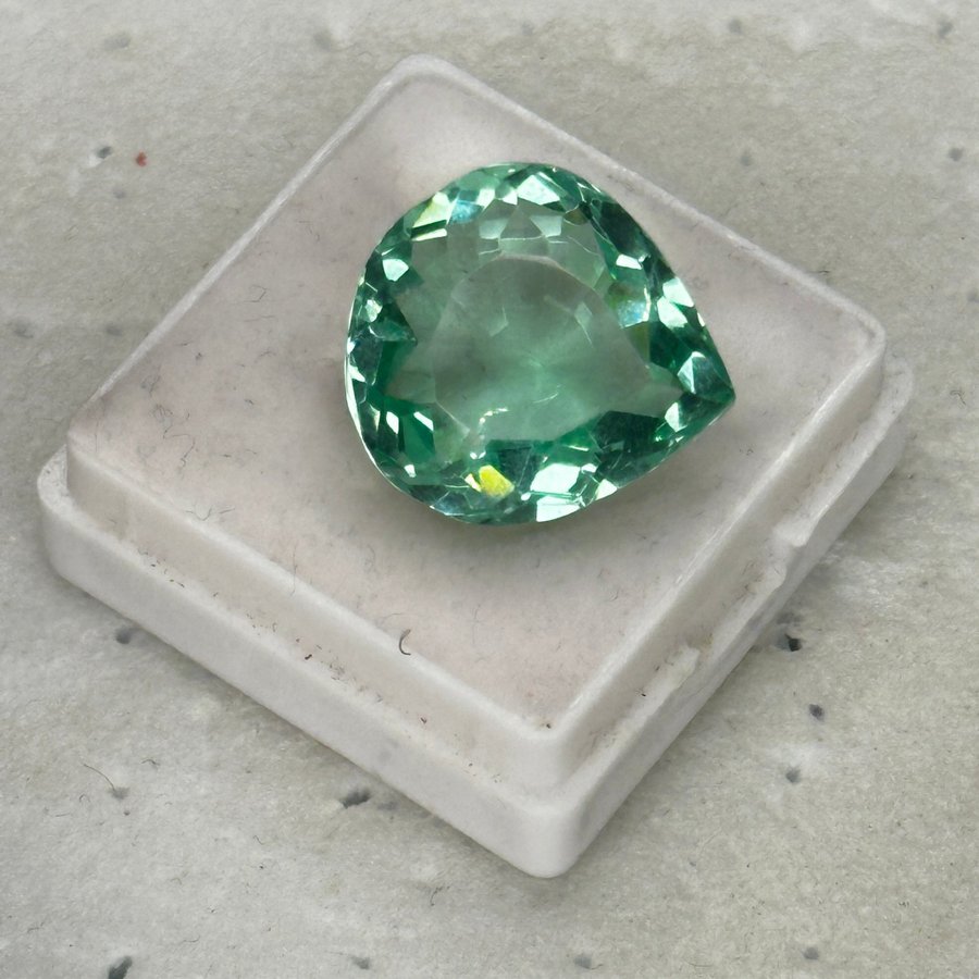 Hiddenite 14,95 ct