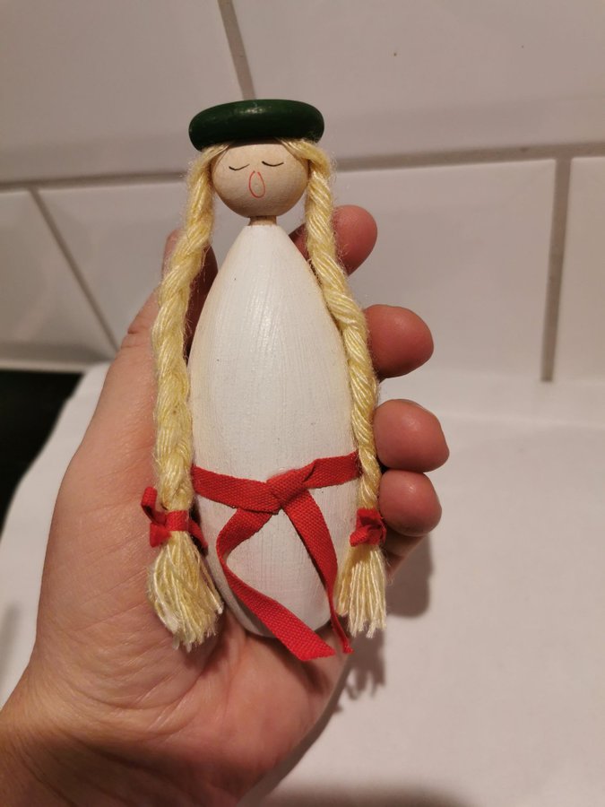 Vacker retro Lucia i trä.