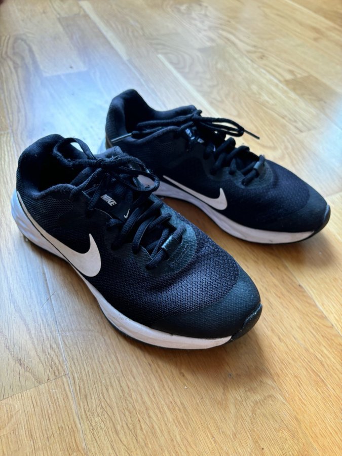 Nike löparskor, svarta, EUR 36