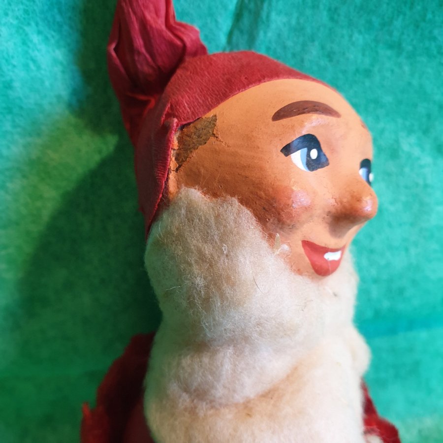 ÄLDRE TOMTE HÖJD 12 CM FINNS DEFEKTER