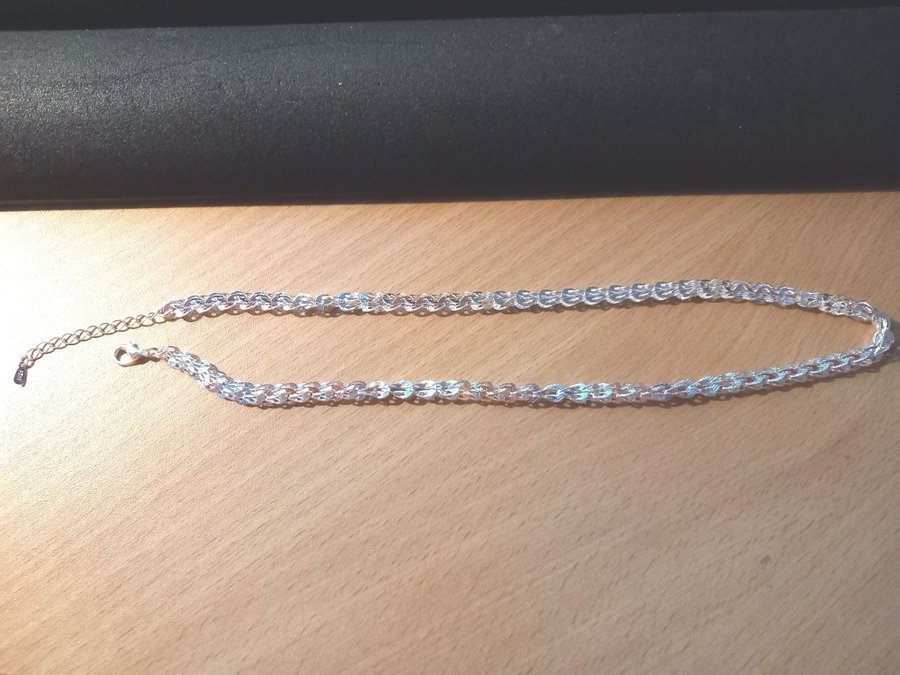 Silverhalsband sterling S925, vackert glittrande, silverpläterat S925 stämplat