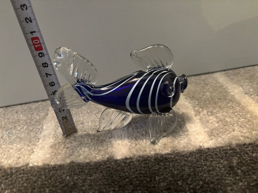 Vintage art glass figurine fish , made in Finland