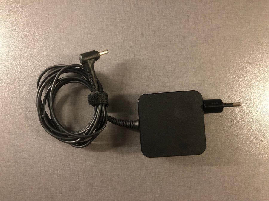 Lenovo AC Adapter 20V (2.25A)