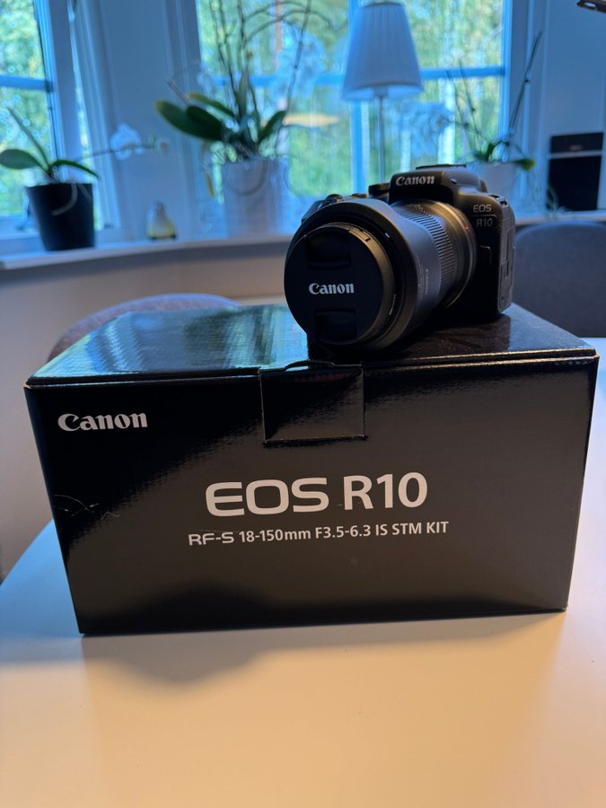 Canon EOS R10 med tillbehör