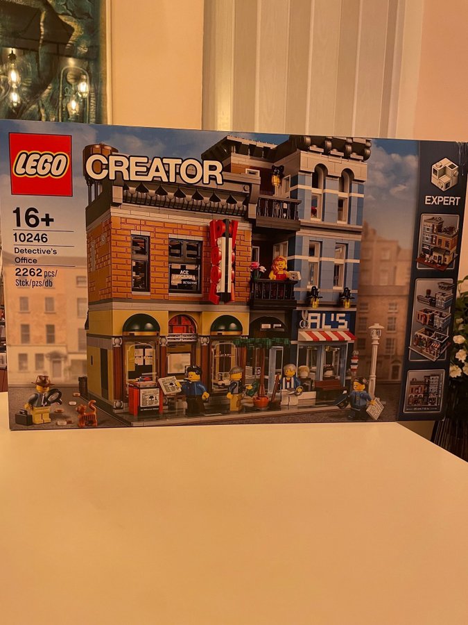 LEGO Creator Expert 10246 - Detective's Office