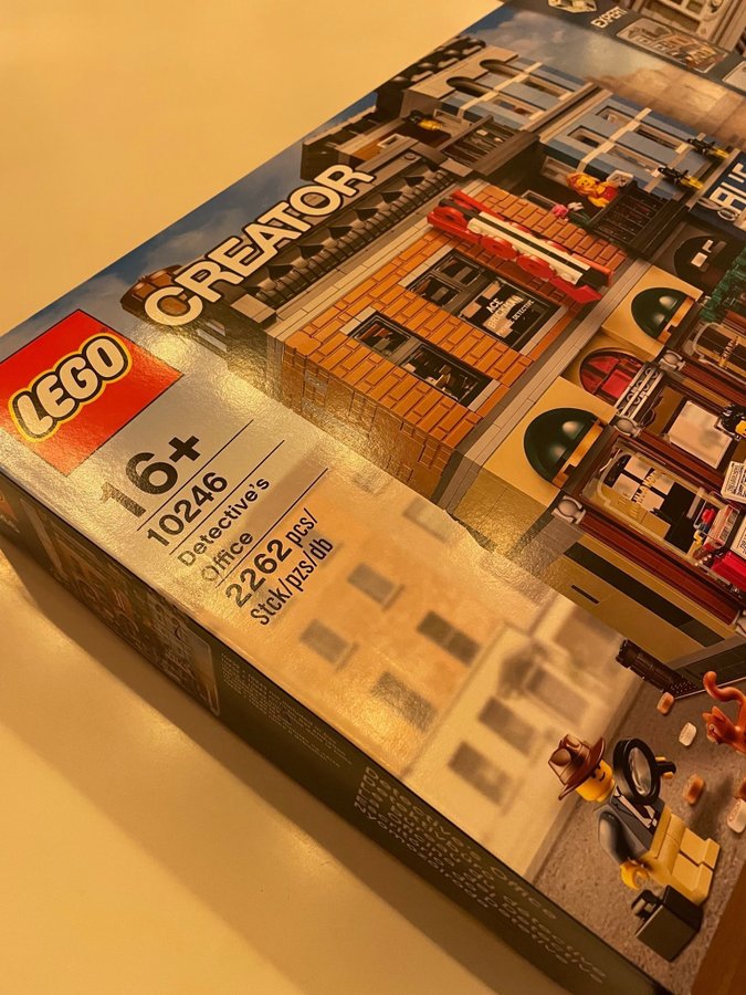 LEGO Creator Expert 10246 - Detective's Office