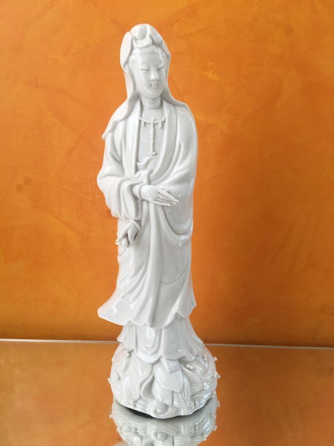 Guanyin Blanc de Chine figurin  kina 1900 tal